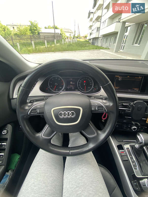 Седан Audi A4 2013 в Львові