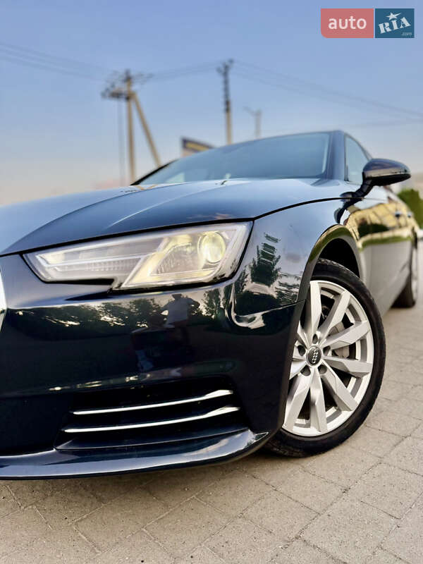 Седан Audi A4 2017 в Львове