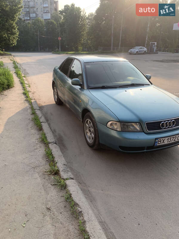 Седан Audi A4 1998 в Хмельницком
