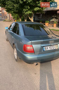Седан Audi A4 1998 в 