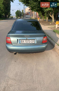 Седан Audi A4 1998 в 