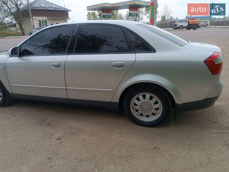 Седан Audi A4 2002 в Чернигове