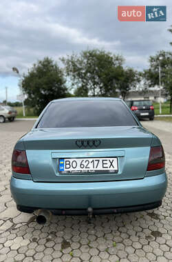 Седан Audi A4 1999 в 