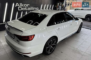 Седан Audi A4 2016 в 