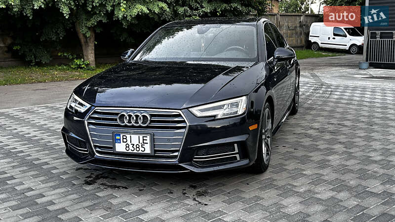 Седан Audi A4 2018 в 