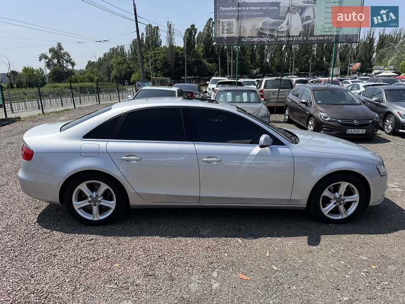 Седан Audi A4 2014 в Киеве