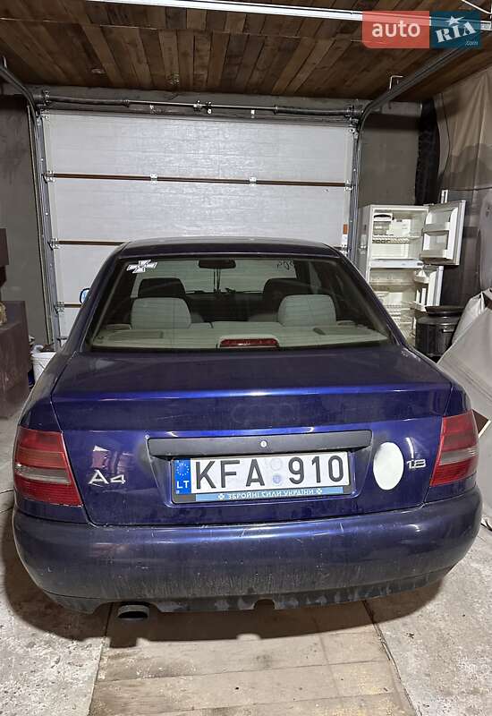 Седан Audi A4 2000 в Киеве