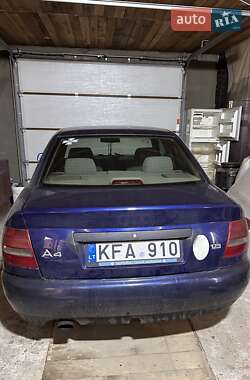Седан Audi A4 2000 в  фото 2 Седан Audi A4 2000 в