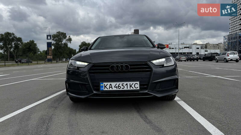 Седан Audi A4 2019 в 