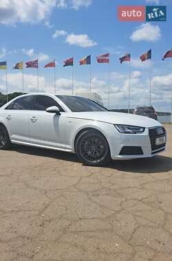 Седан Audi A4 2017 в 