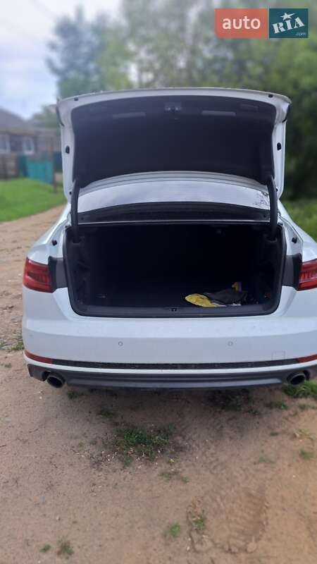 Седан Audi A4 2017 в Балте