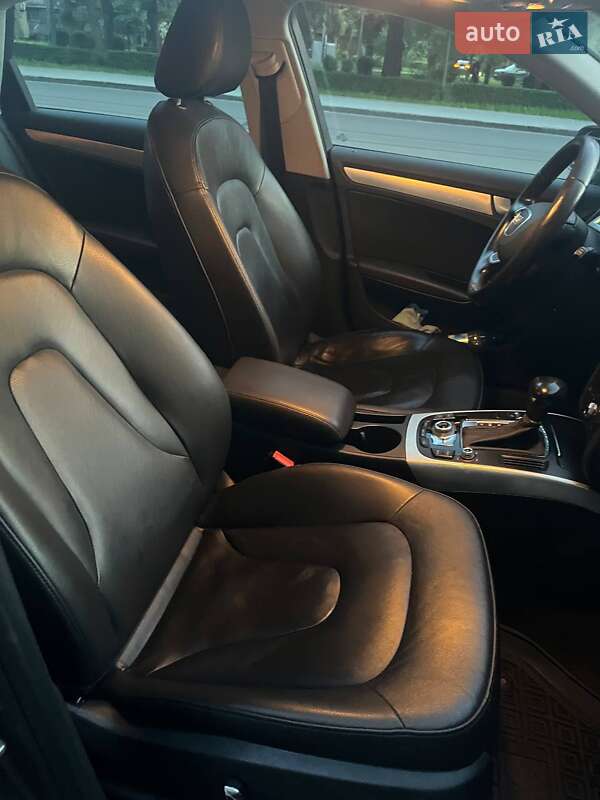 Седан Audi A4 2013 в Києві