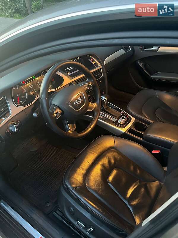 Седан Audi A4 2013 в Києві