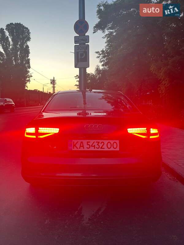 Седан Audi A4 2013 в Києві