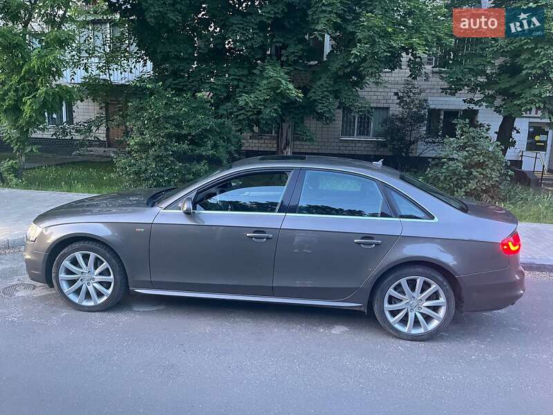 Седан Audi A4 2013 в Києві