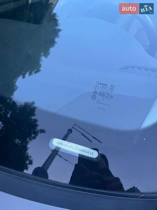 Седан Audi A4 2013 в Києві
