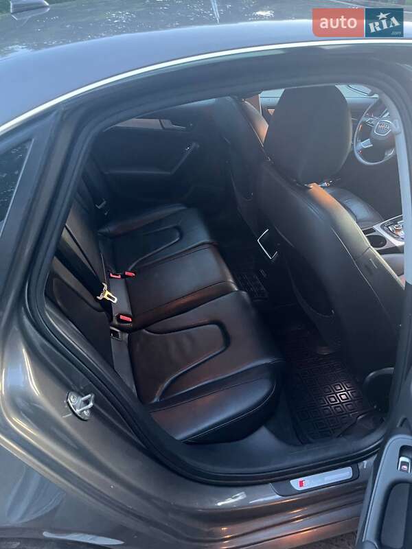 Седан Audi A4 2013 в Києві