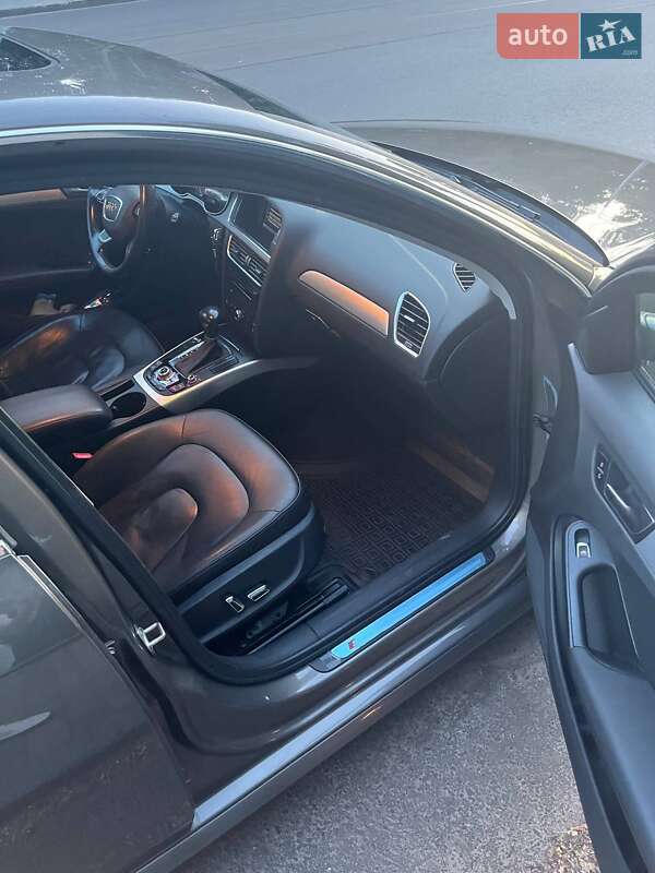 Седан Audi A4 2013 в Києві