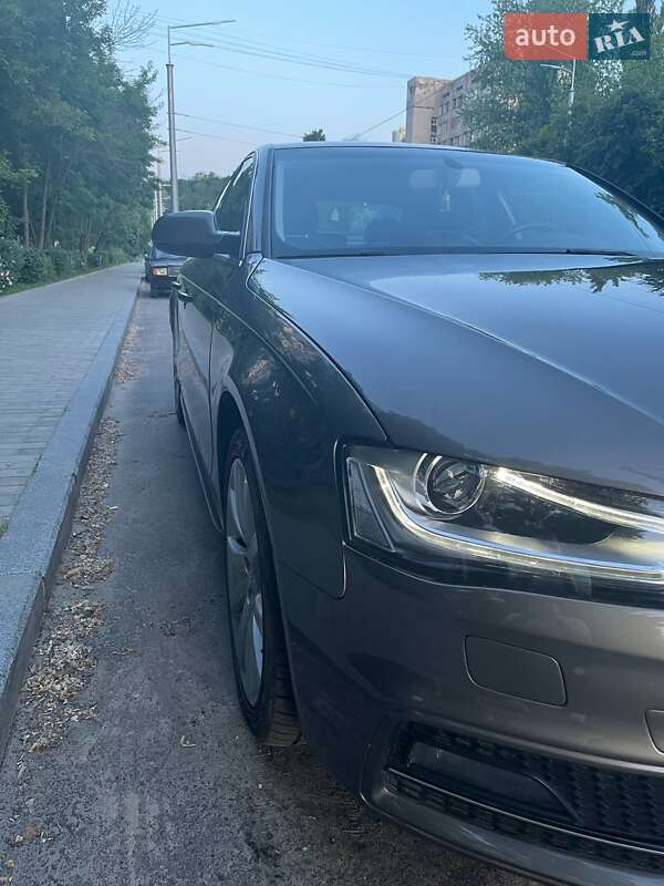 Седан Audi A4 2013 в Києві