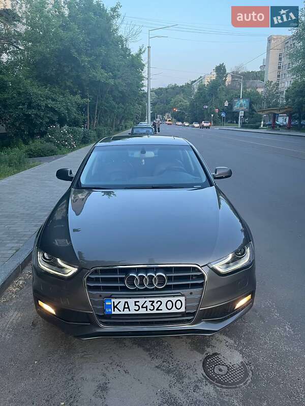 Седан Audi A4 2013 в Києві