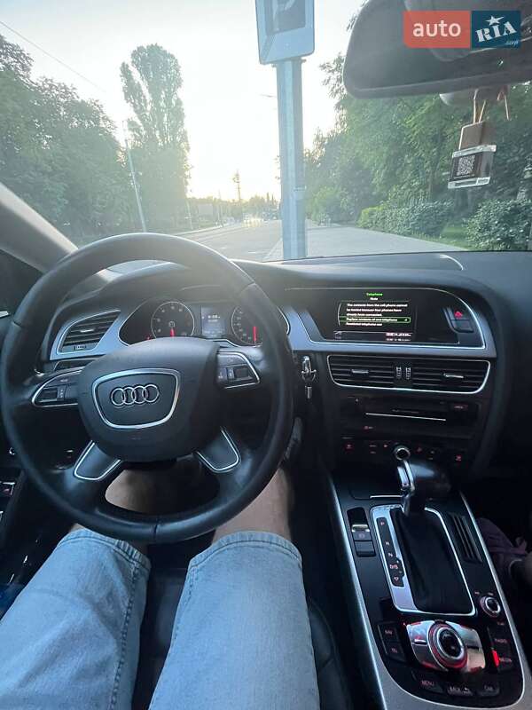 Седан Audi A4 2013 в Києві