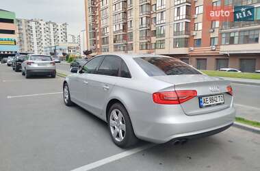 Седан Audi A4 2012 в 