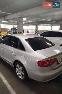 Седан Audi A4 2012 в 