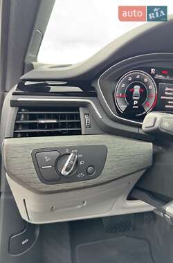 Седан Audi A4 2023 в 