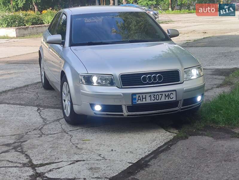 Седан Audi A4 2002 в 
