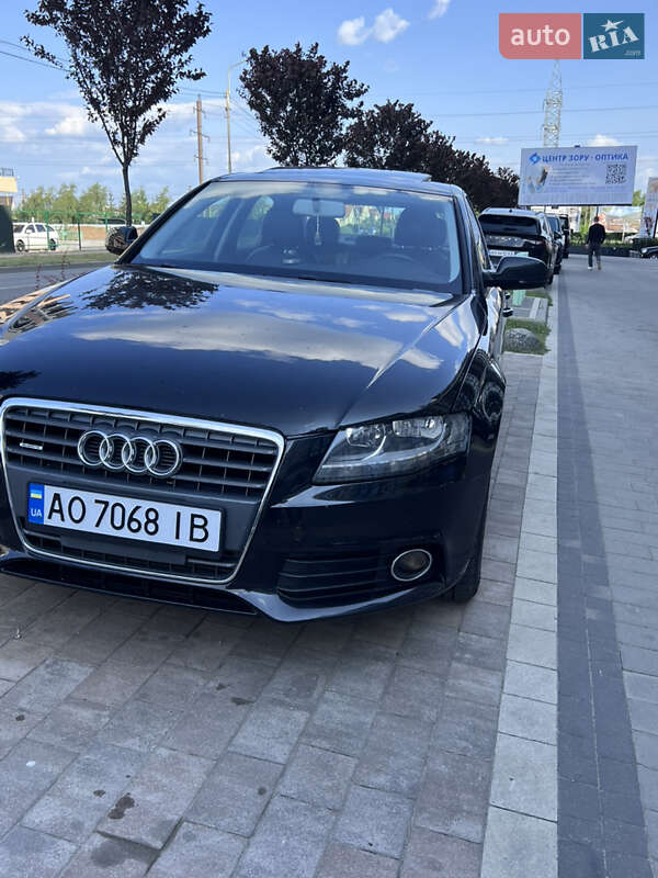 Седан Audi A4 2010 в 