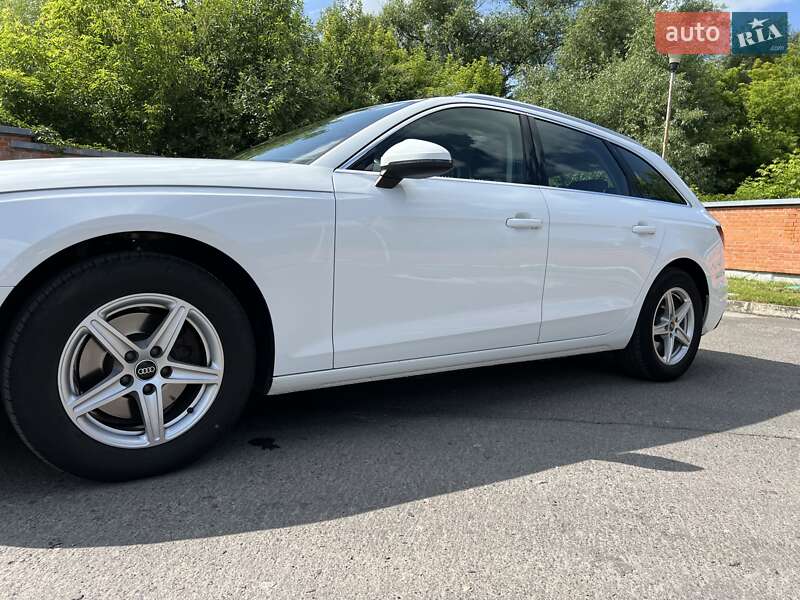 Универсал Audi A4 2021 в Дрогобыче