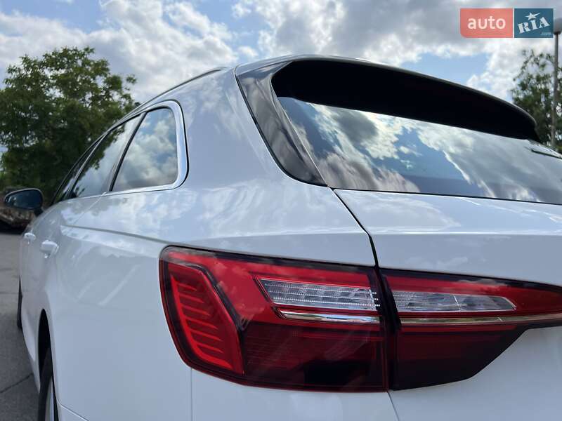 Универсал Audi A4 2021 в Дрогобыче