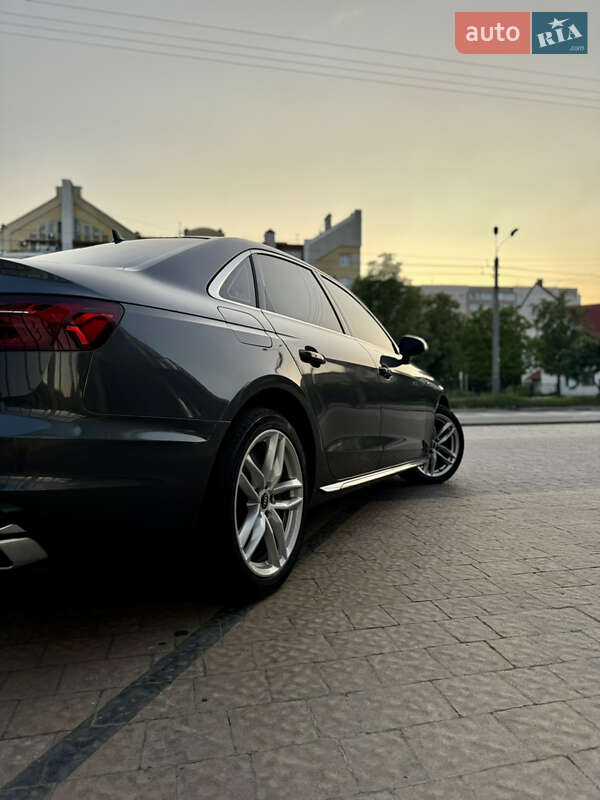 Седан Audi A4 2020 в Івано-Франківську