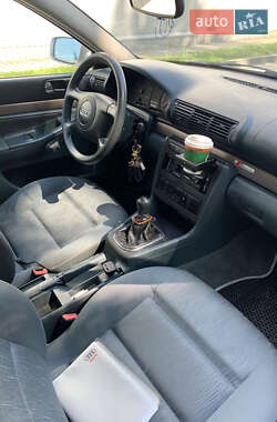 Седан Audi A4 1999 в 