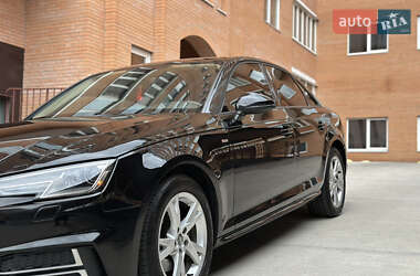 Седан Audi A4 2017 в 
