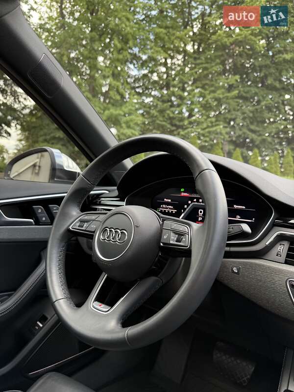 Седан Audi A4 2022 в Виннице