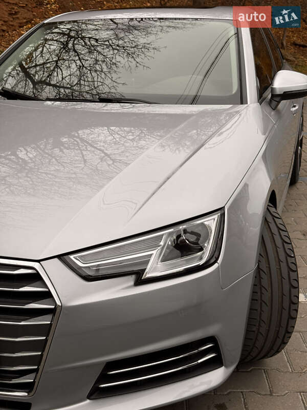 Седан Audi A4 2016 в Одессе