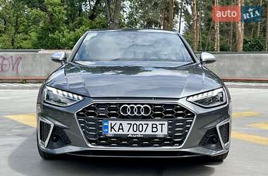 Седан Audi A4 2020 в 