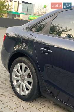 Седан Audi A4 2012 в 