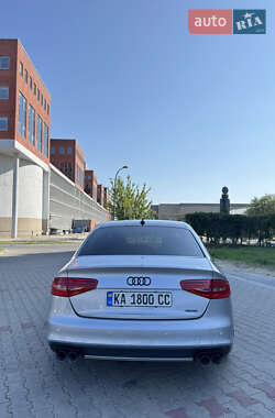 Седан Audi A4 2015 в 