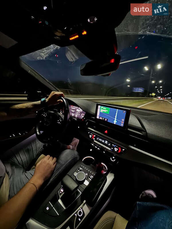 Седан Audi A4 2016 в Горишних Плавнях