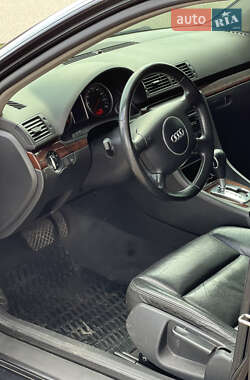 Седан Audi A4 2004 в 
