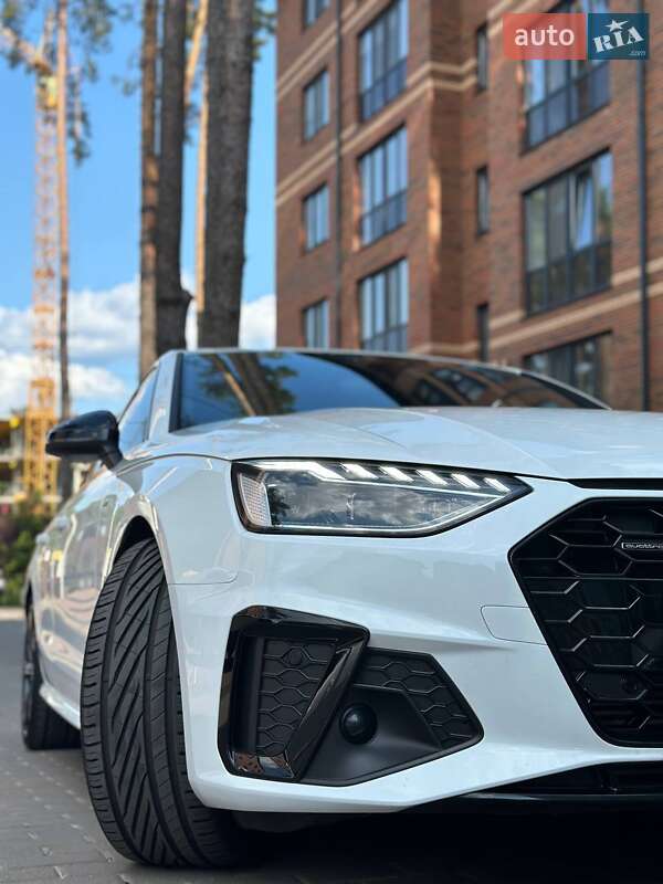 Седан Audi A4 2022 в Киеве