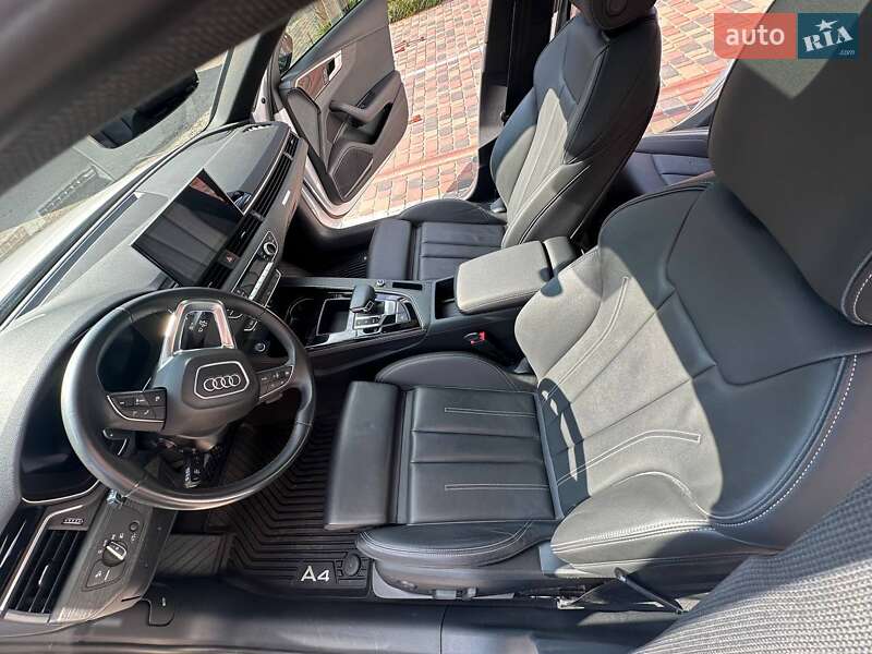 Седан Audi A4 2022 в Киеве