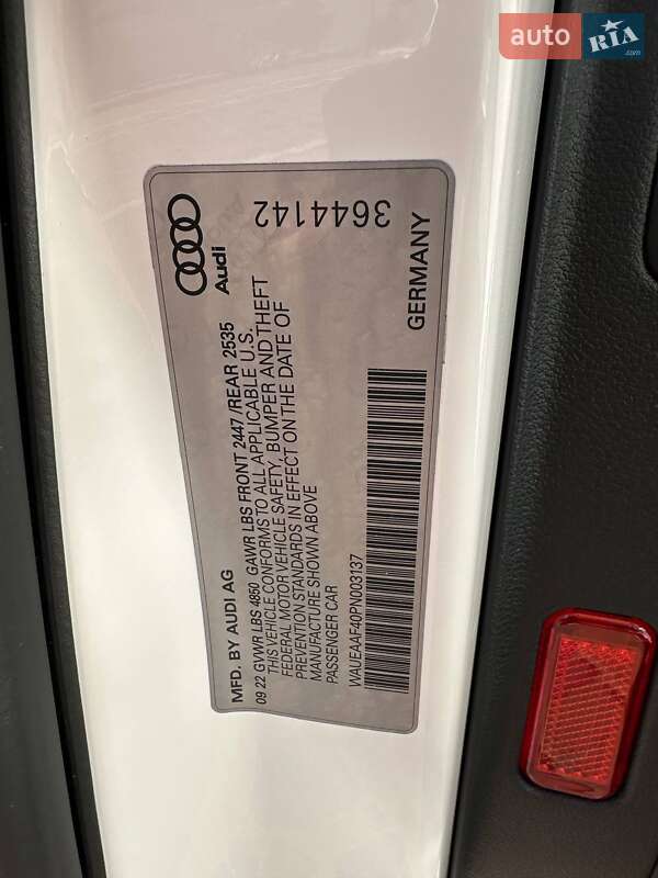 Седан Audi A4 2022 в Киеве
