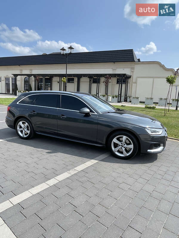 Универсал Audi A4 2021 в Мукачево