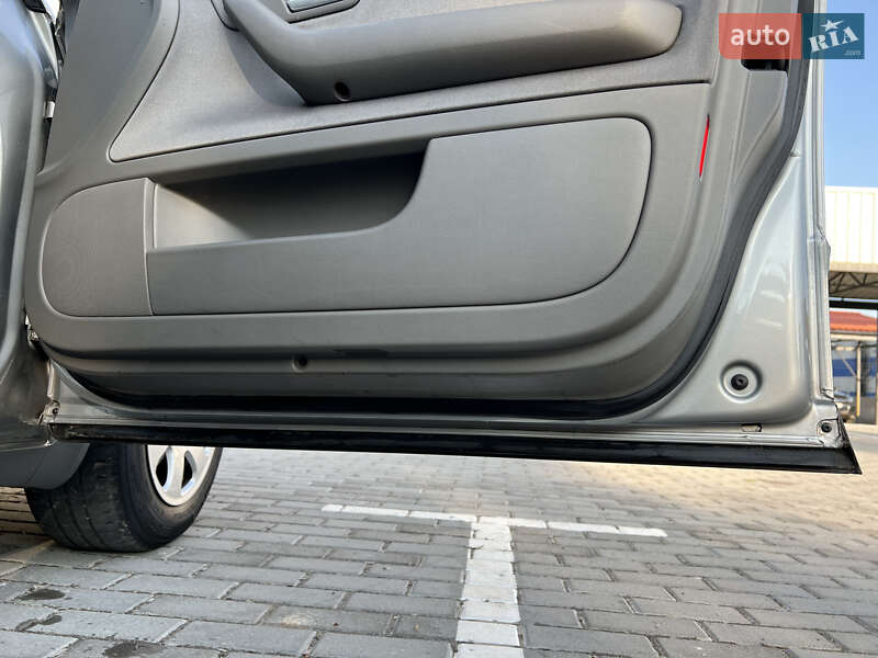 Седан Audi A4 2001 в Києві