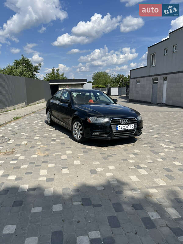 Седан Audi A4 2013 в 