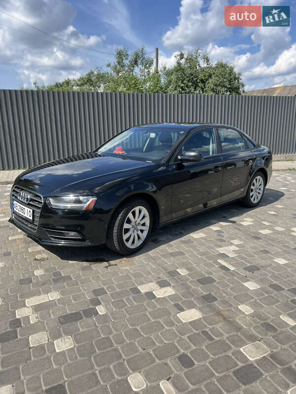 Седан Audi A4 2013 в Тульчине