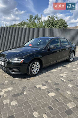 Седан Audi A4 2013 в 